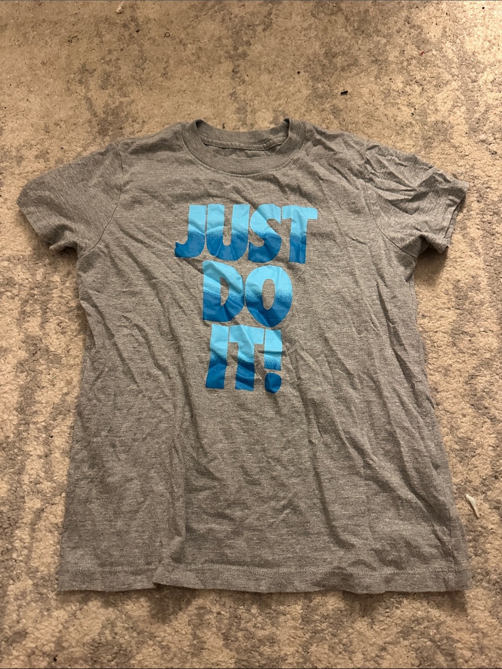 Nike girls medium tee
